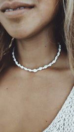 Load image into gallery, Shell necklace - Follow Your HeART