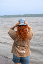 Load image into Gallery viewer, T-Shirt Raised By The Sun 2025
