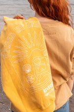 Charger l&#39;image dans la galerie, Crewneck Heavyweight Raised By The Sun 2025
