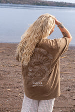 Load image into Gallery viewer, T-Shirt Raised By The Sun 2025
