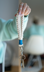 Porte-clefs macramé fabriqués à la main au Québec, en coton naturel.